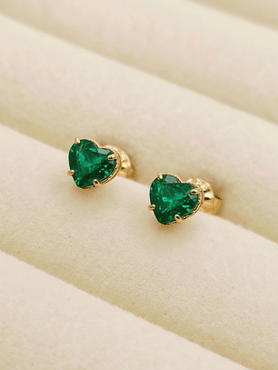 Aros chatón corazón esmeralda 5 mm 1.3 grs Oro 18k