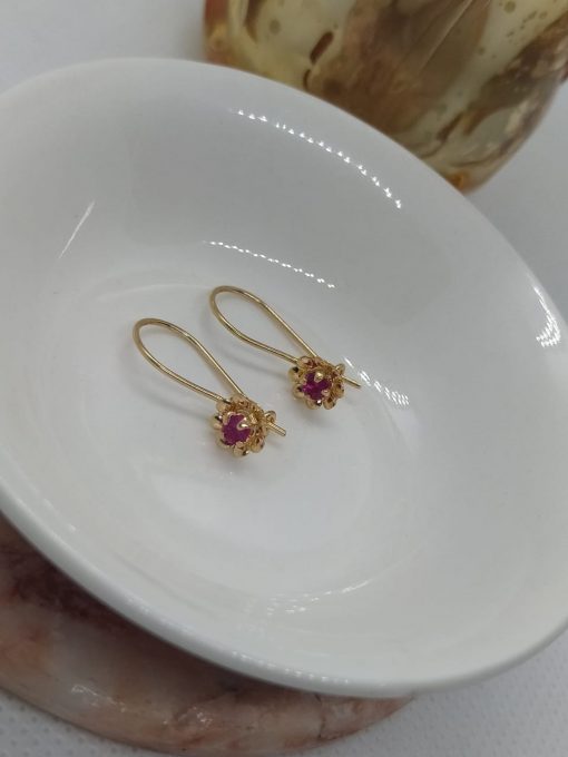 Aros con gancho flor rubi 1.2 grs Oro 18k 3