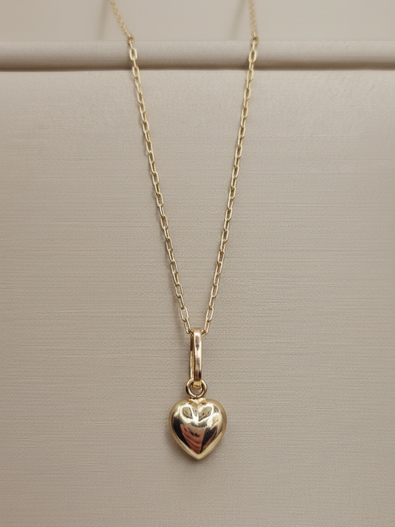 Cadena limada 45 cm y corazón 1.4 cm 1.5 grs Oro 18k  1