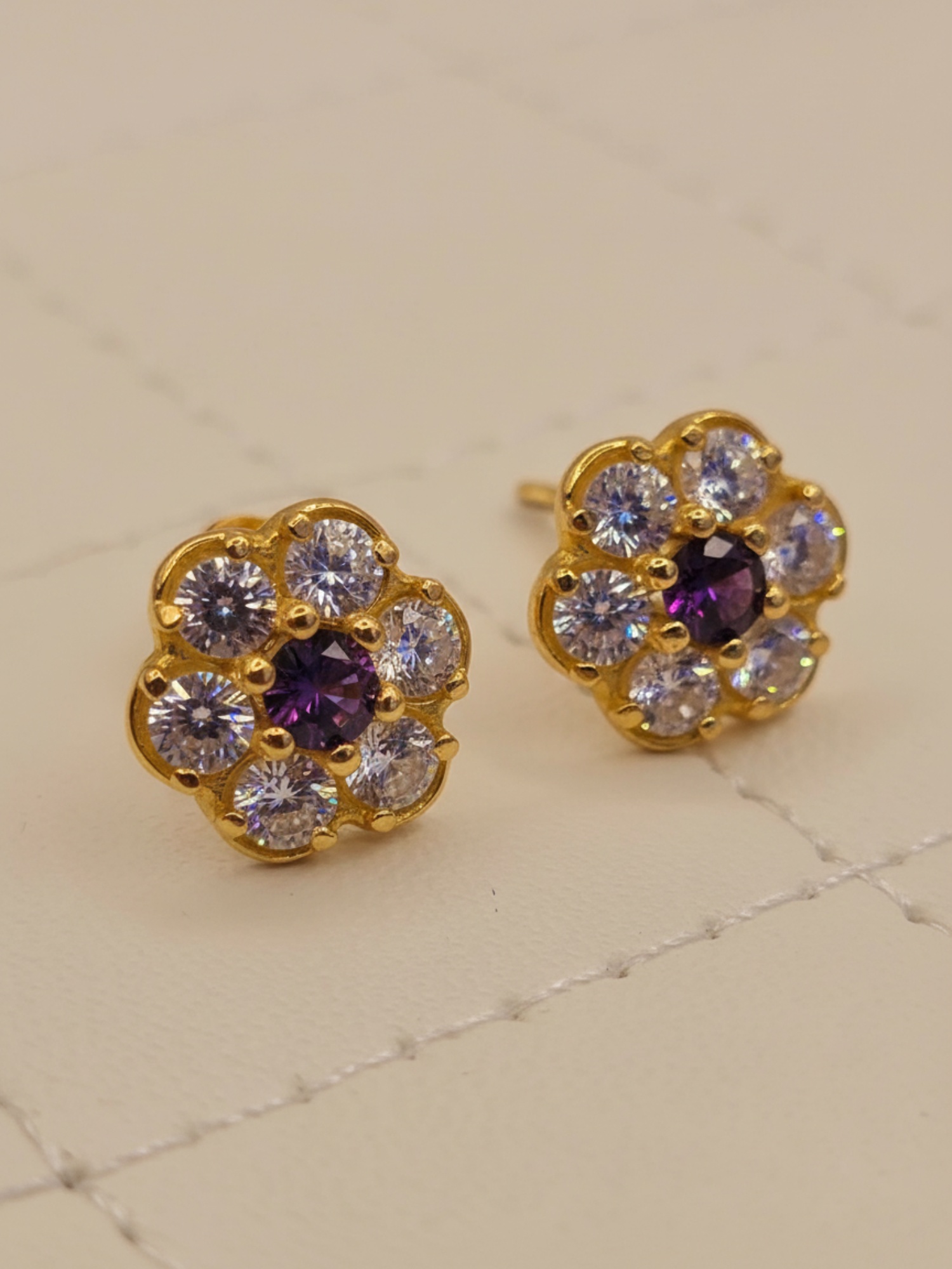 Aros roseta amatista y circones 11 mm 2.4 grs Oro 18k 4