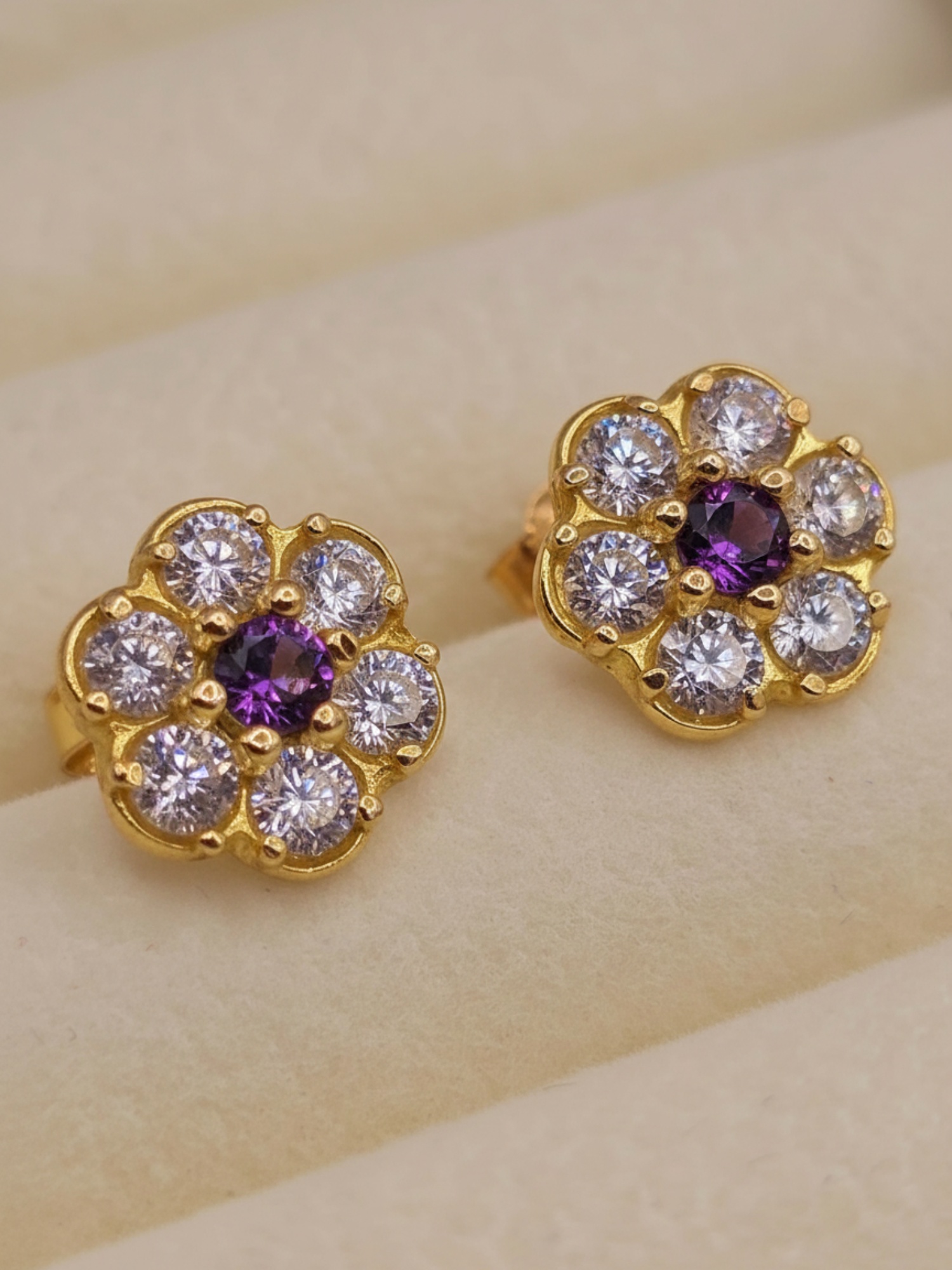 Aros roseta amatista y circones 11 mm 2.4 grs Oro 18k 6