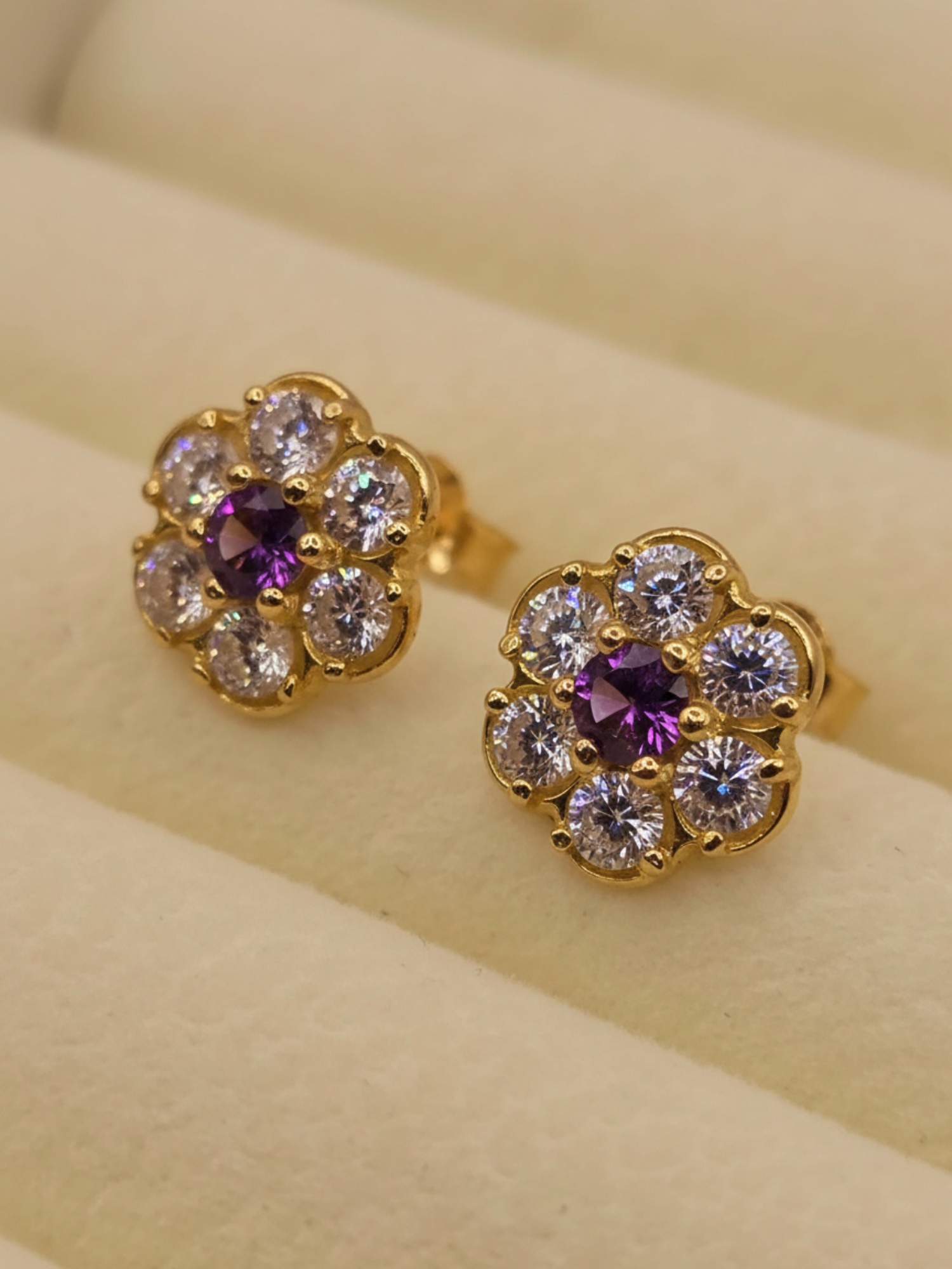 Aros roseta amatista y circones 11 mm 2.4 grs Oro 18k 7