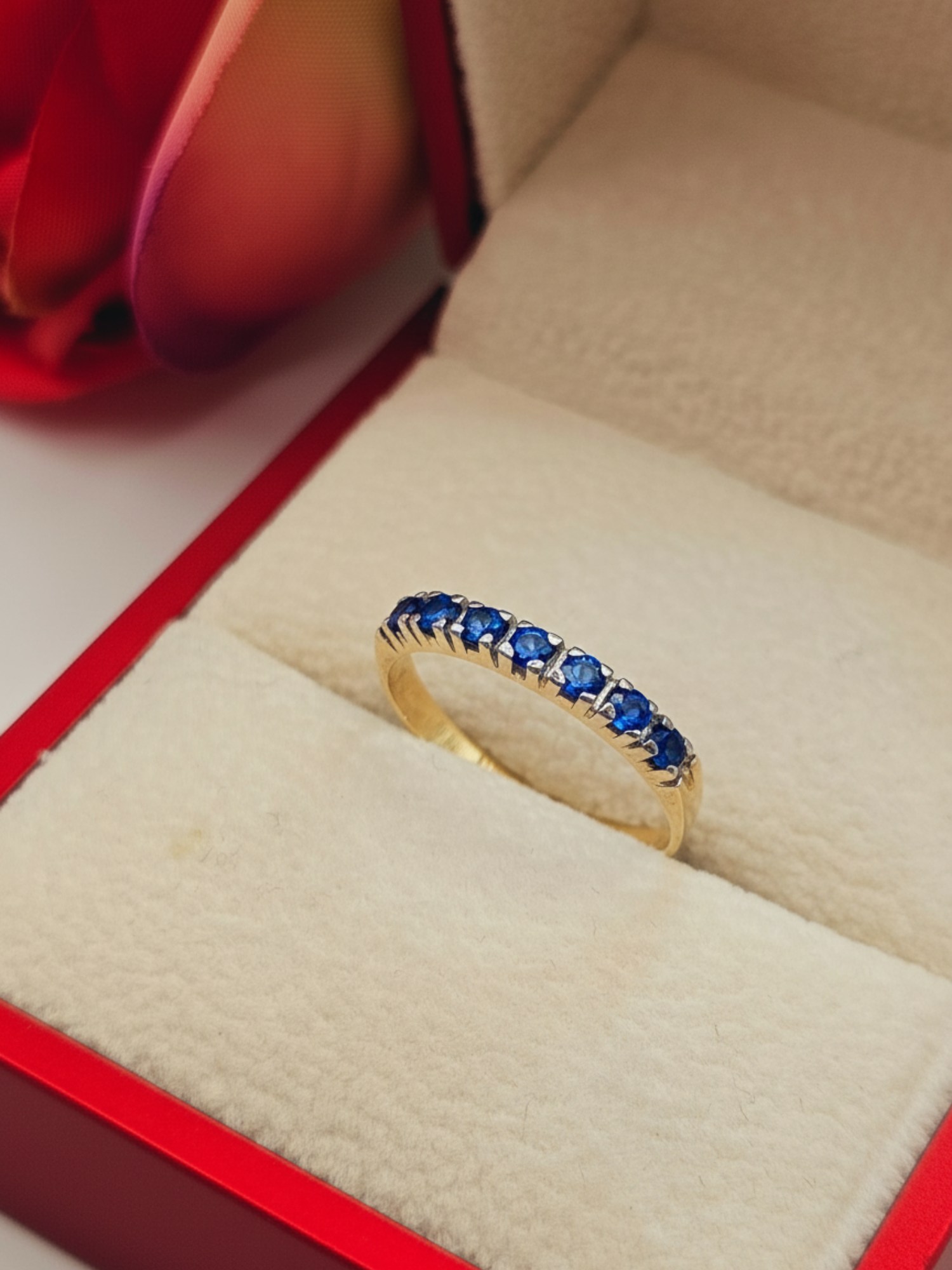 Anillo medio cintillo zafiros 2.8 grs Oro 18k 1