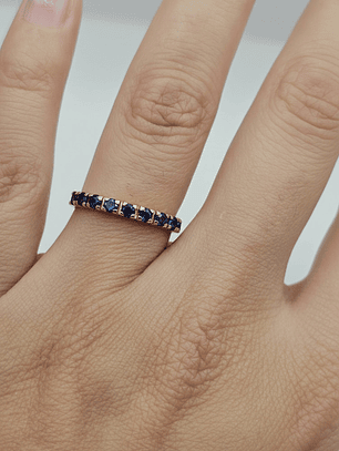 Anillo medio cintillo zafiros 2.8 grs Oro 18k