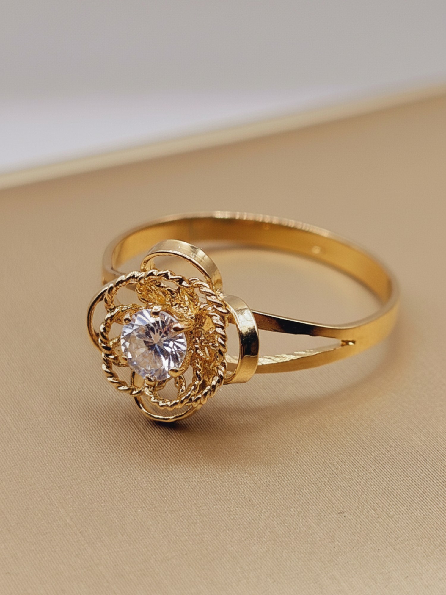 Anillo doble flor circon 2.3 grs Oro 18k 1