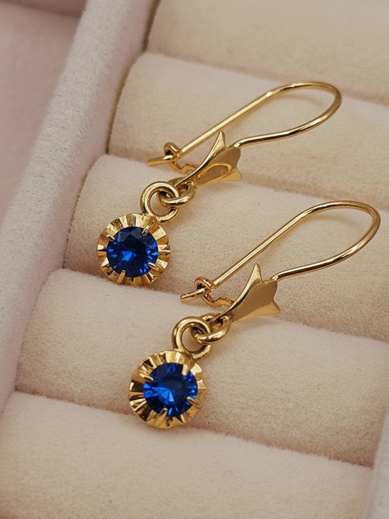 Aros Chatón redondo colgante zafiro 2.2 cm 2.5 grs Oro 18k 4