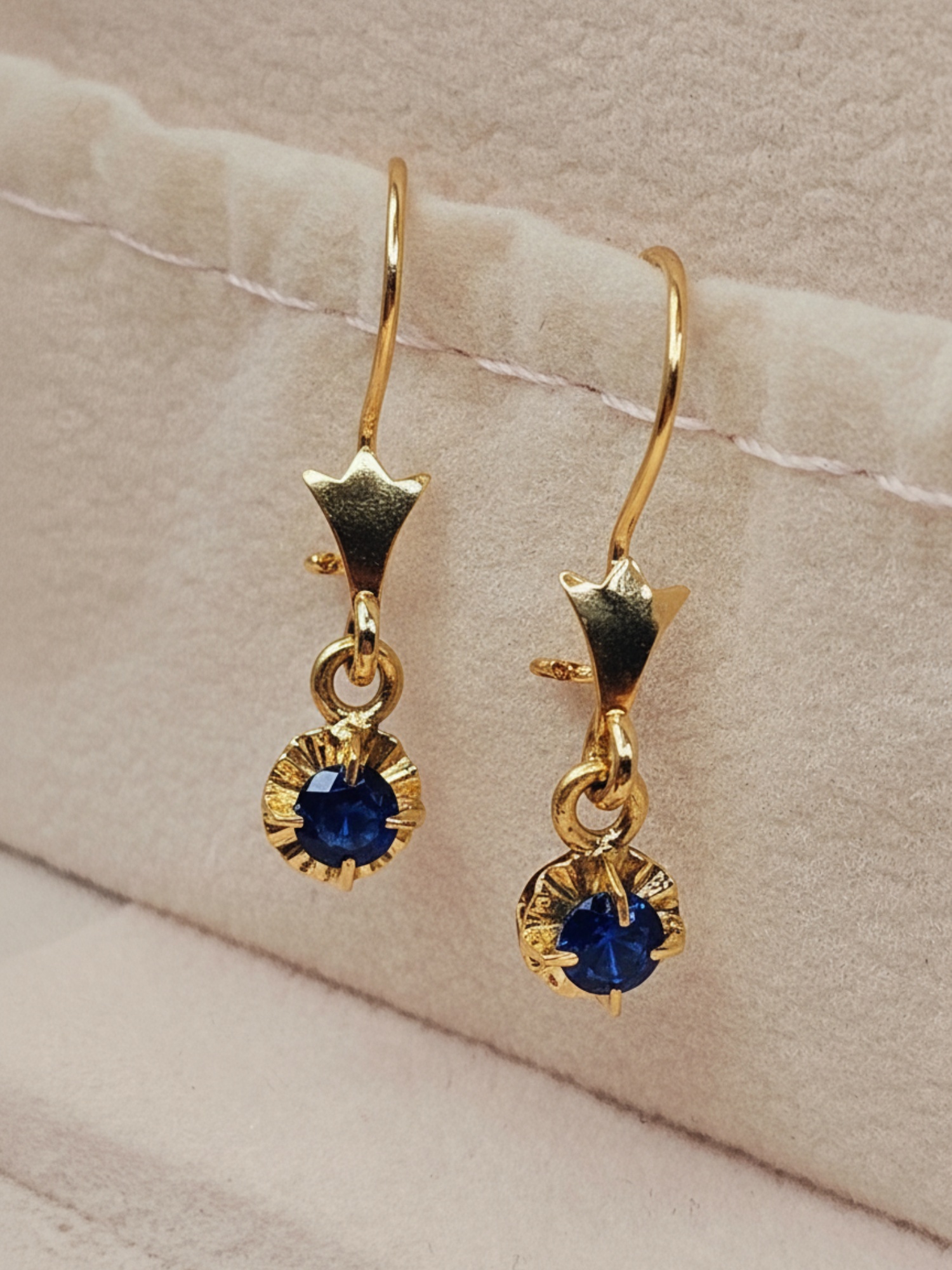 Aros Chatón redondo colgante zafiro 2.2 cm 2.5 grs Oro 18k 2