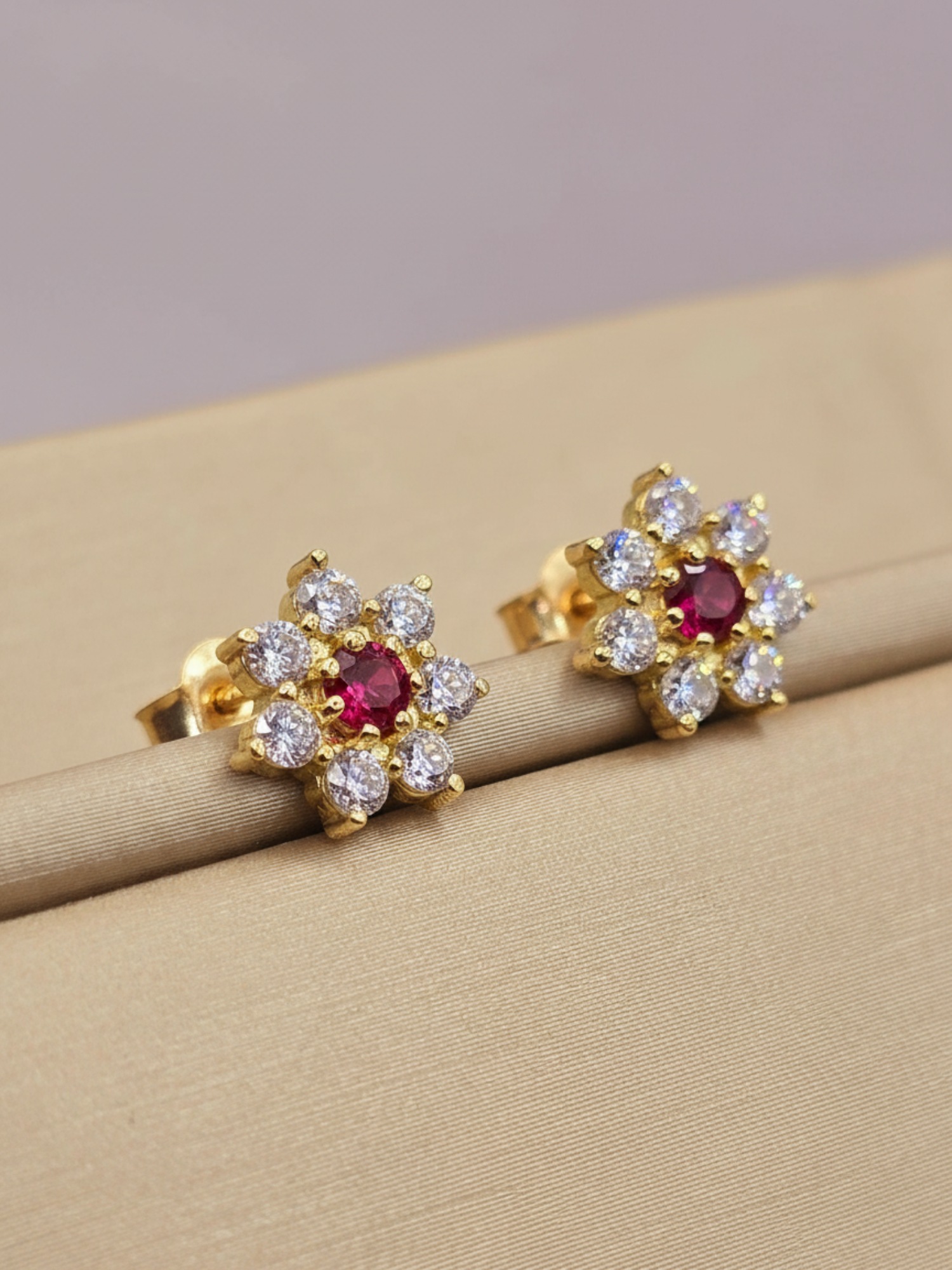 Aros roseta rubi y circones 9 mm 2.3 grs Oro 18k 3