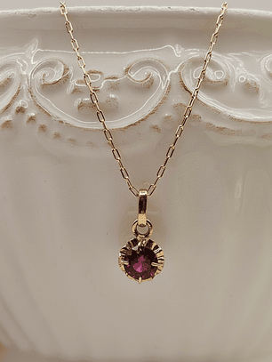 Cadena limada 50 cm y colgante chaton rubi 1.7 cm 3 grs Oro 18k