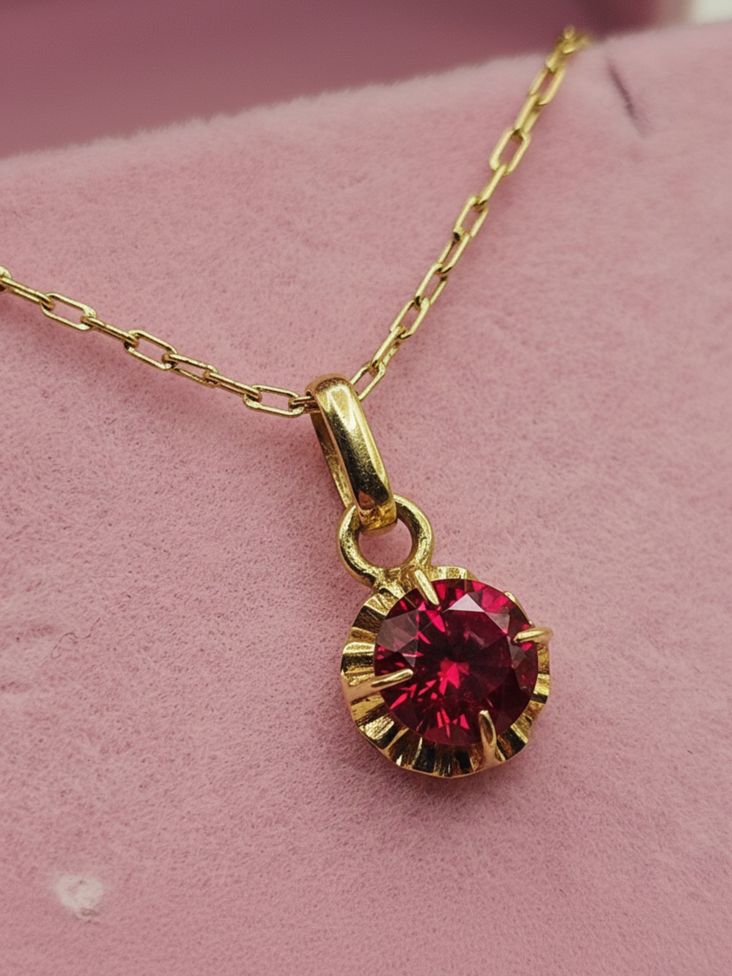 Cadena limada 50 cm y colgante chaton rubi 1.7 cm 3 grs Oro 18k 4