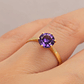 Anillo solitario seis grifas amatista 2 grs Oro 18k - Miniatura 4