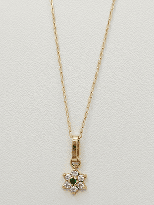 Cadena limada 50 cm con colgante roseta circones y esmeralda 7 mm 1.8 grs Oro 18k