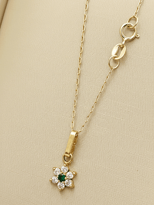 Cadena limada 50 cm con colgante roseta circones y esmeralda 7 mm 1.8 grs Oro 18k