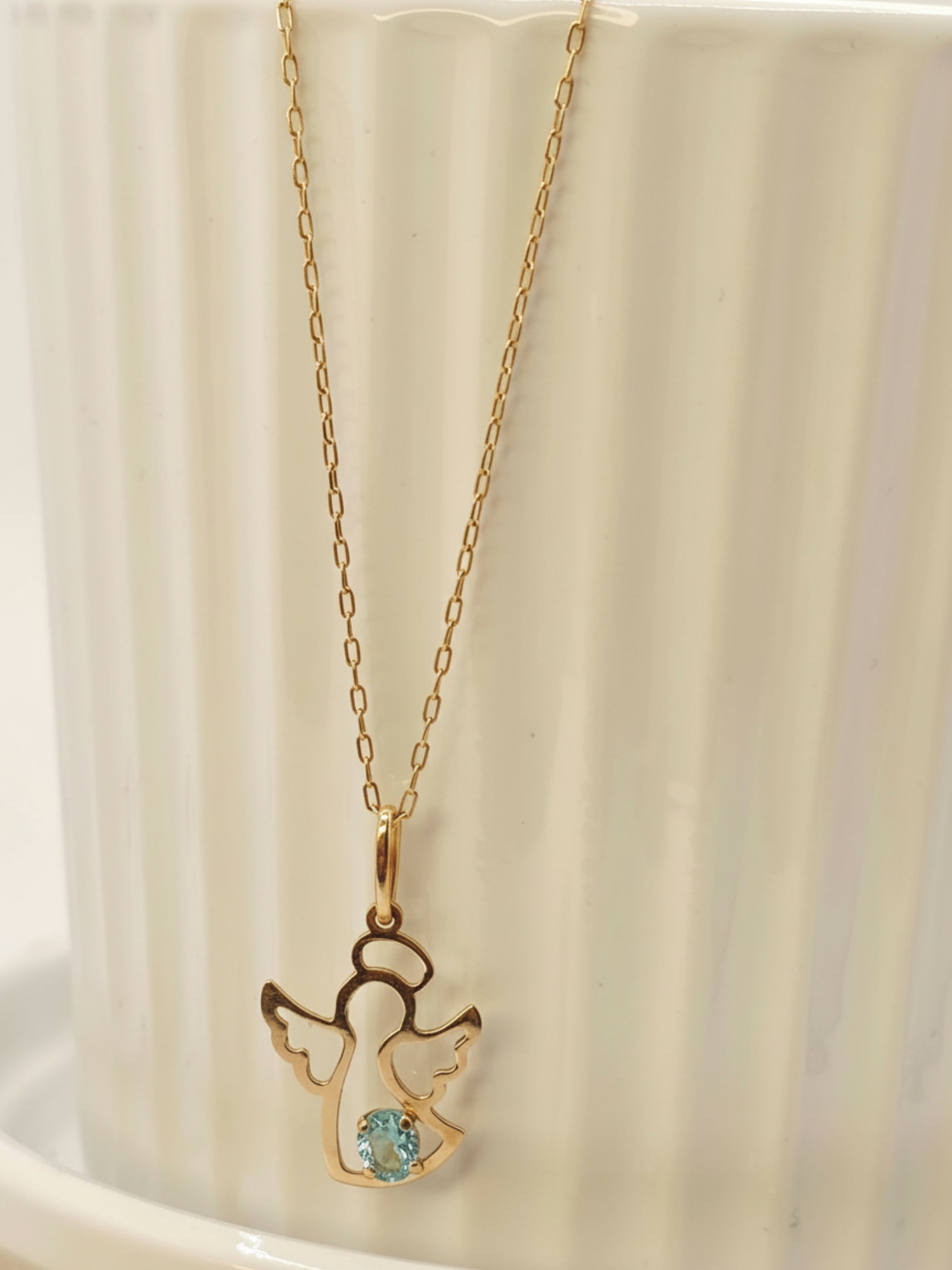 Cadena limada 50 cm y colgante angel aguamarina 2.1 cm 1.9 grs Oro 18k 2