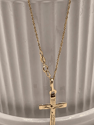 Cadena Singapur 50 cm y colgante cristo 2.3 grs oro italiano 18k