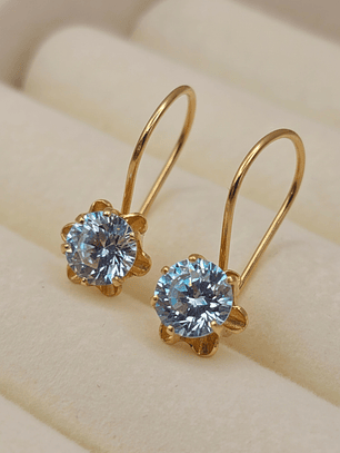 Aros chatón italiano con gancho aguamarina 2.2 grs Oro 18k