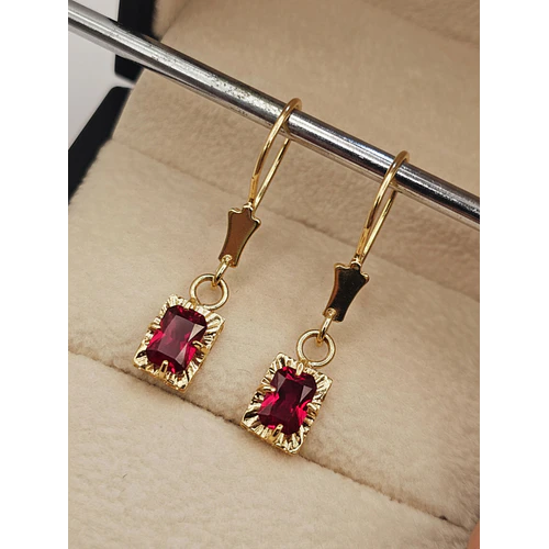 Aros chaton cuadrado colgante rubí  3.2 cm 2.8 grs Oro 18k
