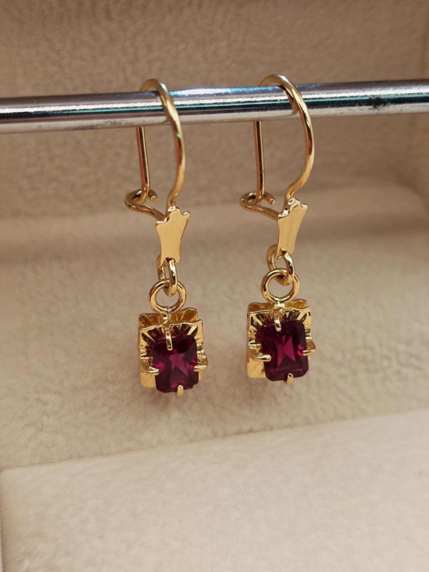 Aros chaton cuadrado colgante rubí  3.2 cm 2.8 grs Oro 18k 5