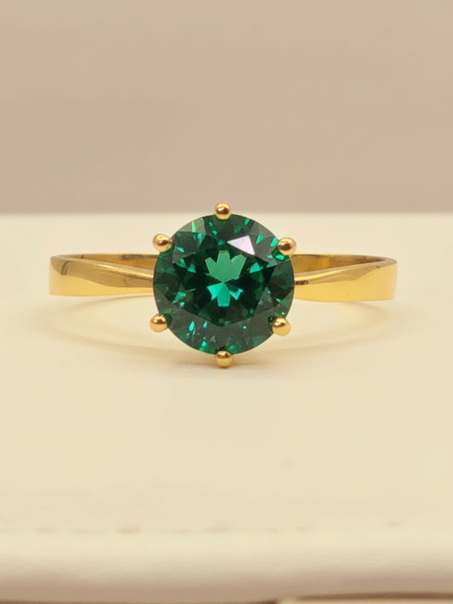 Anillo solitario seis grifas esmeralda 2 grs Oro 18k 1