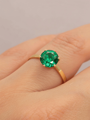 Anillo solitario seis grifas esmeralda 2 grs Oro 18k