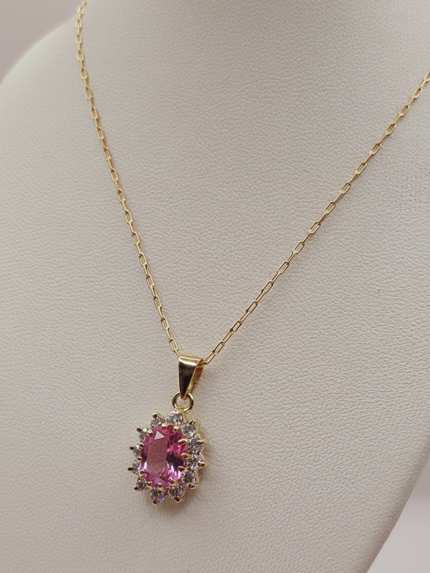 Cadena limada 50 cm y colgante lady rosa de Francia 2.2 cm 4.3 grs Oro 18k 4