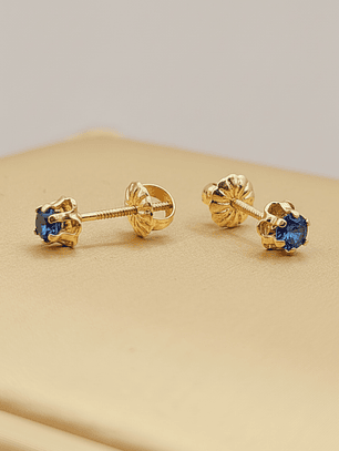 Aros chaton italiano zafiro 5 mm 0.9 grs Oro 18k