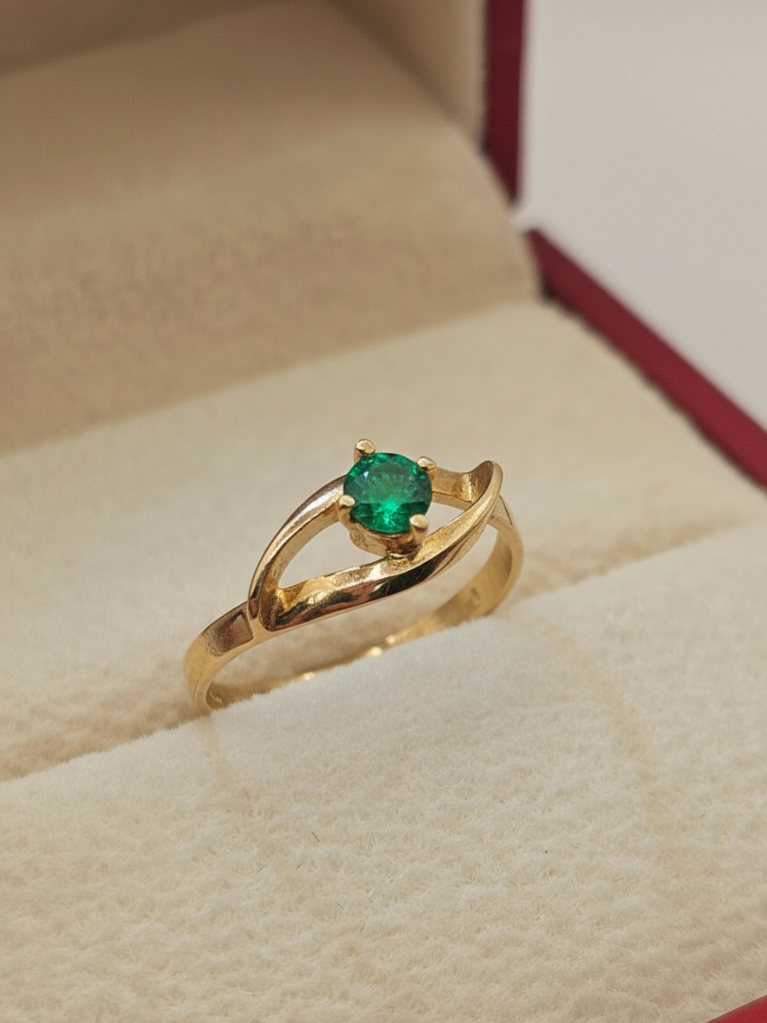 Anillo brillo esmeralda 1.5 grs Oro 18k 2