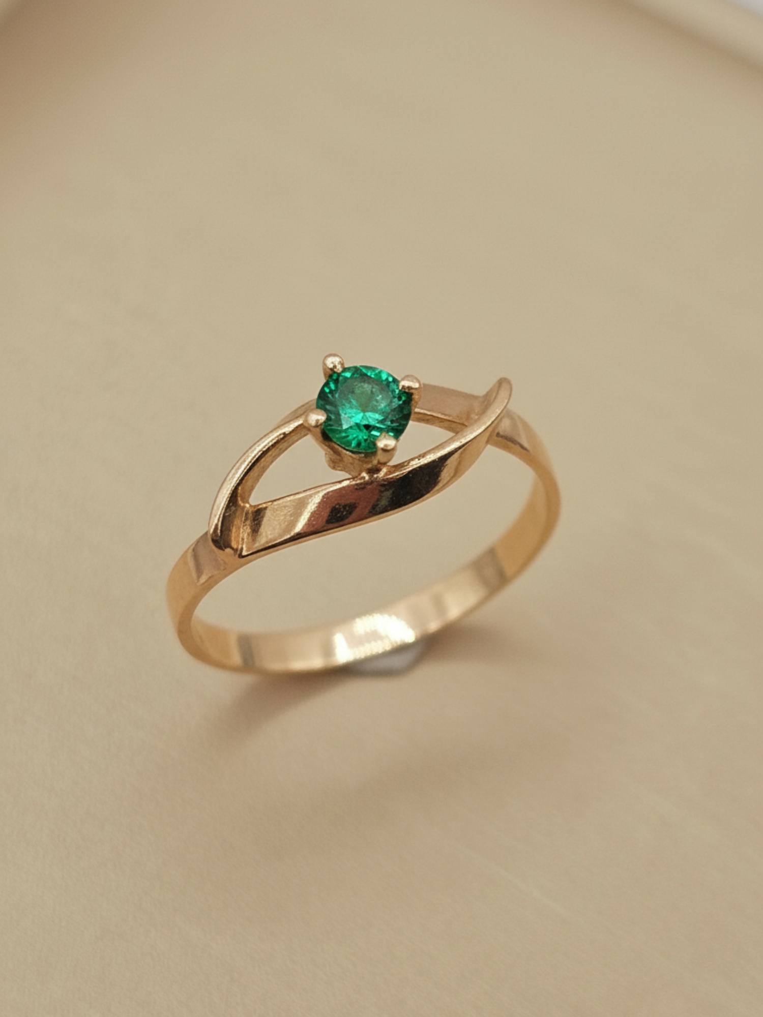 Anillo brillo esmeralda 1.5 grs Oro 18k 5