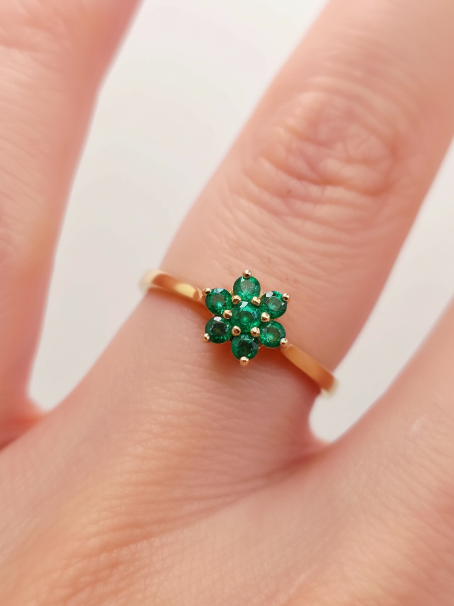 Anillo roseta esmeraldas 2.1 grs Oro 18k 3