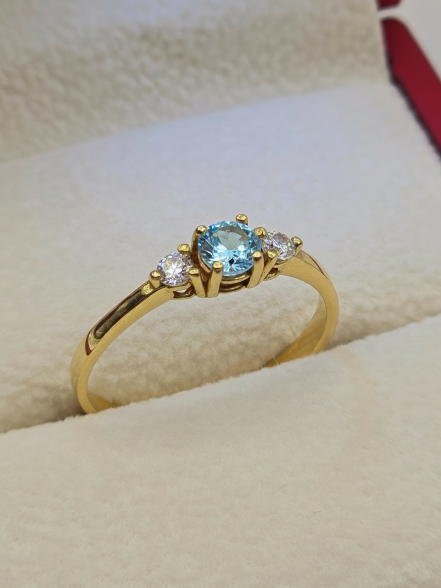 Anillo princesa aguamarina y circones 2.3 grs Oro 18k 1