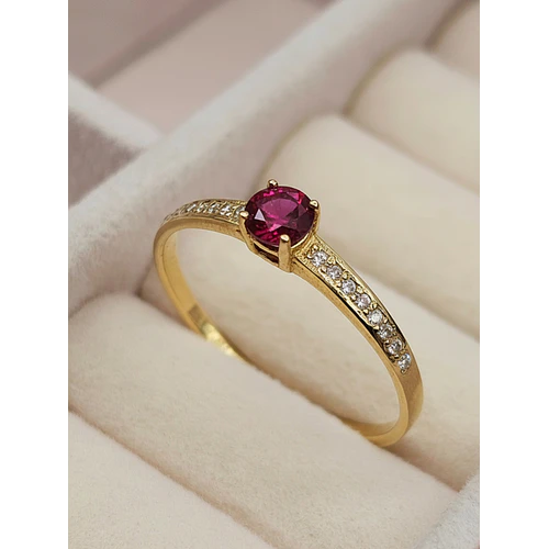 Anillo solitario Cintillo rubí y circones 1.9 grs Oro 18k