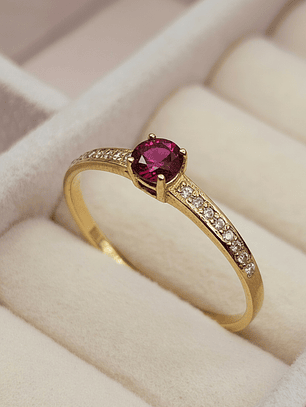 Anillo solitario Cintillo rubí y circones 1.9 grs Oro 18k