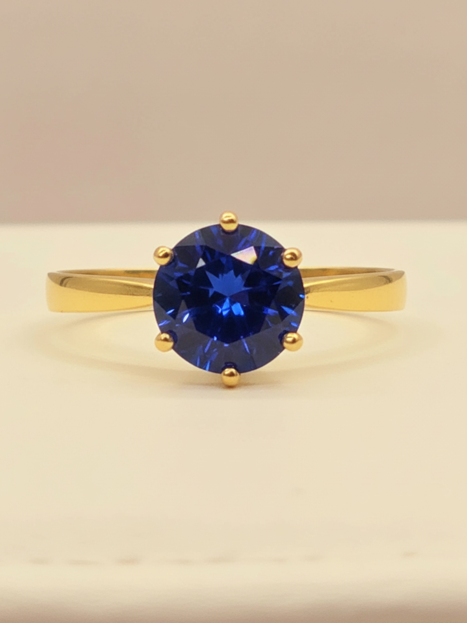 Anillo solitario seis grifas zafiro 2 grs Oro 18k 3