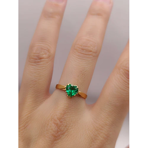 Anillo chatón corazón esmeralda 2 grs oro 18k