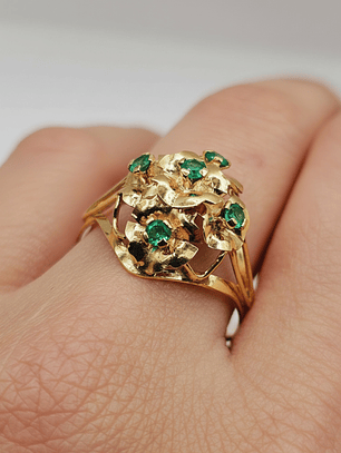 Anillo florentino esmeraldas 3.7 grs Oro 18k
