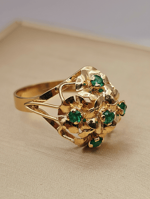 Anillo florentino esmeraldas 3.7 grs Oro 18k
