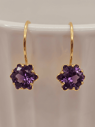 Aros chatón Italiano gancho amatista 2.2 grs Oro 18k