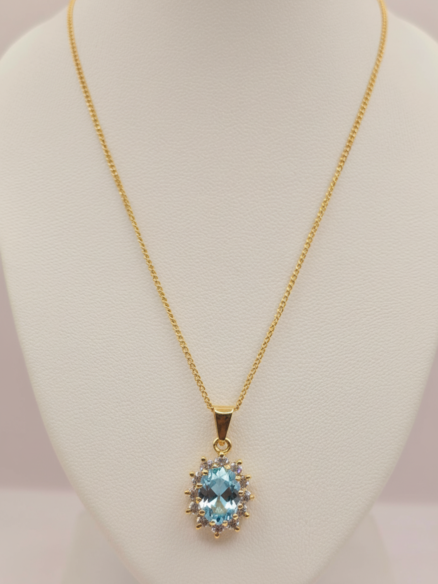 Cadena grumete 50 cm y colgante reina aguamarina circones 2.2 cm 5 grs Oro 18k 2