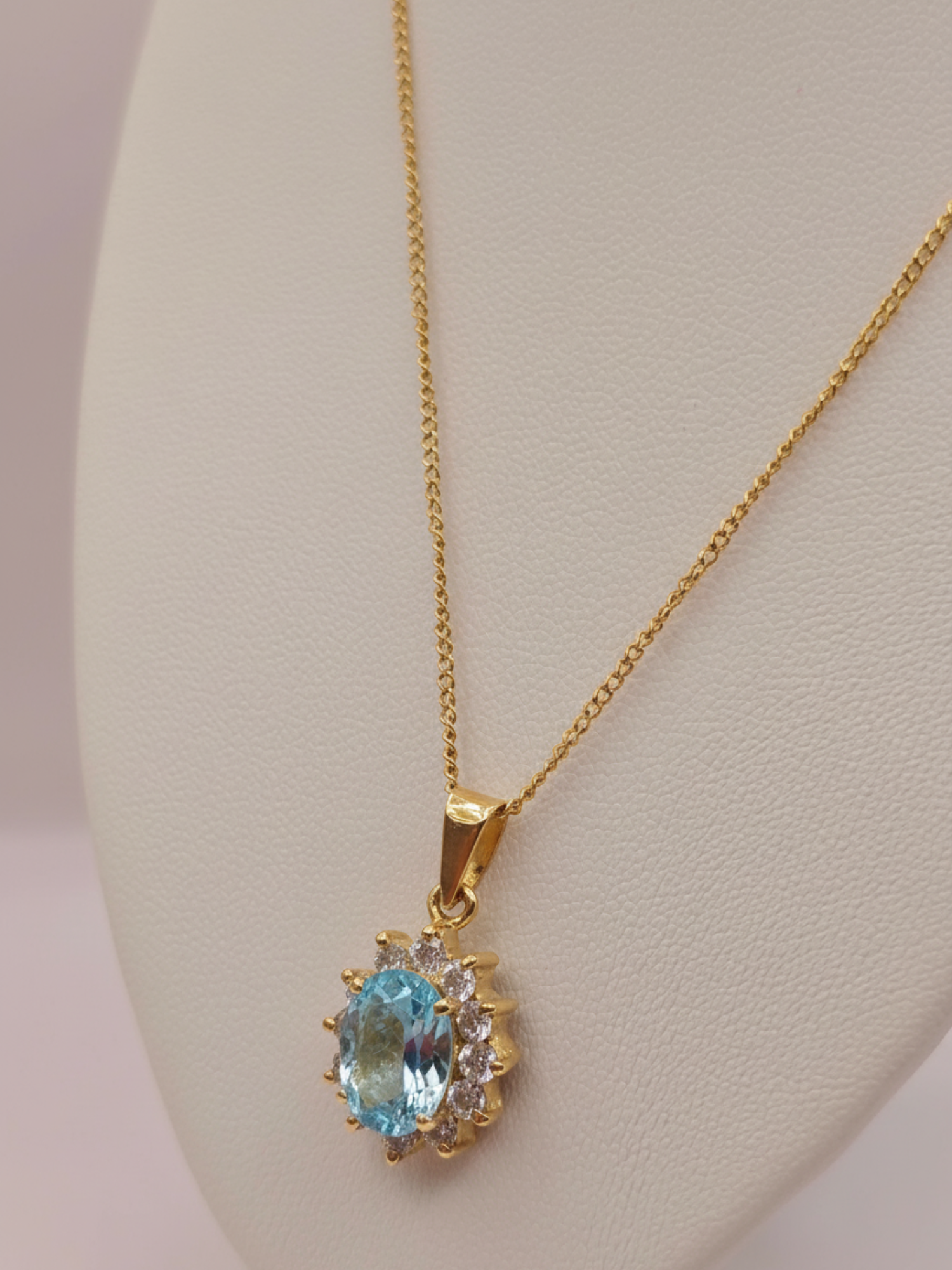 Cadena grumete 50 cm y colgante reina aguamarina circones 2.2 cm 5 grs Oro 18k 3