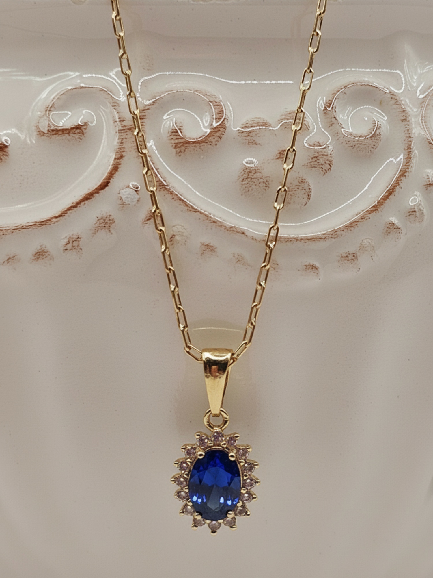 Cadena limada 50 cm y colgante lady zafiro 1.7 cm 3 grs Oro 18k 6