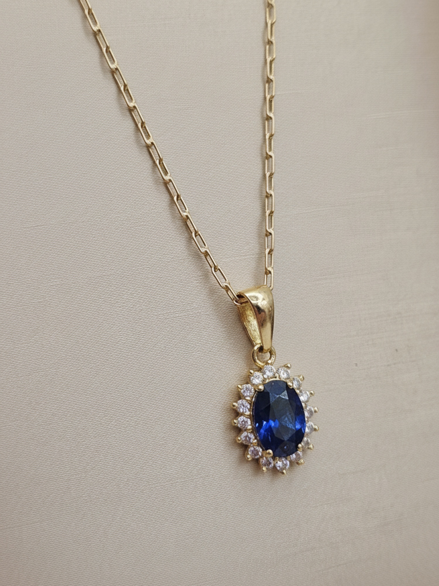 Cadena limada 50 cm y colgante lady zafiro 1.7 cm 3 grs Oro 18k 2