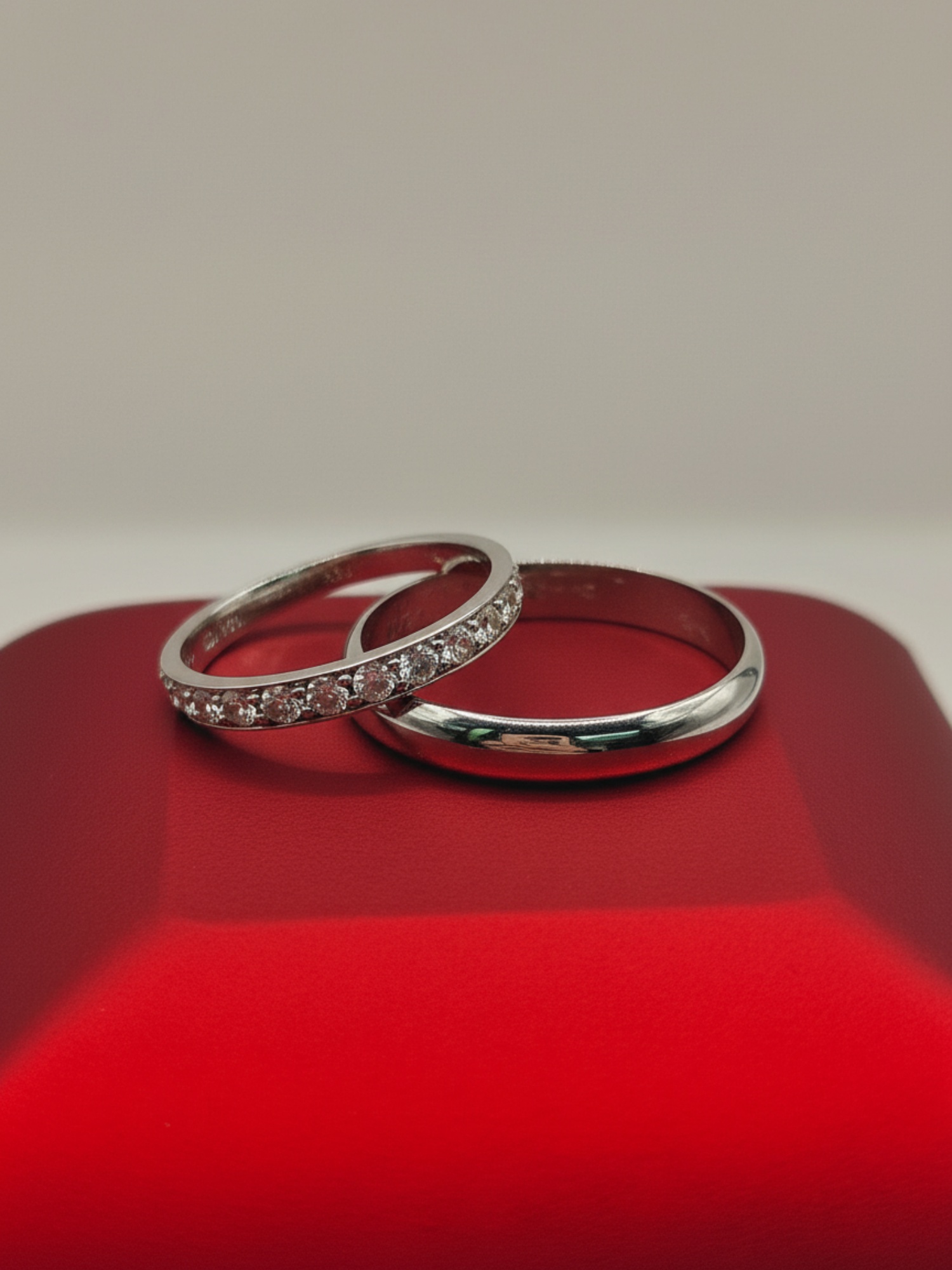 Argollas de matrimonio con circones 3 mm 6 grs Oro blanco 18k 6