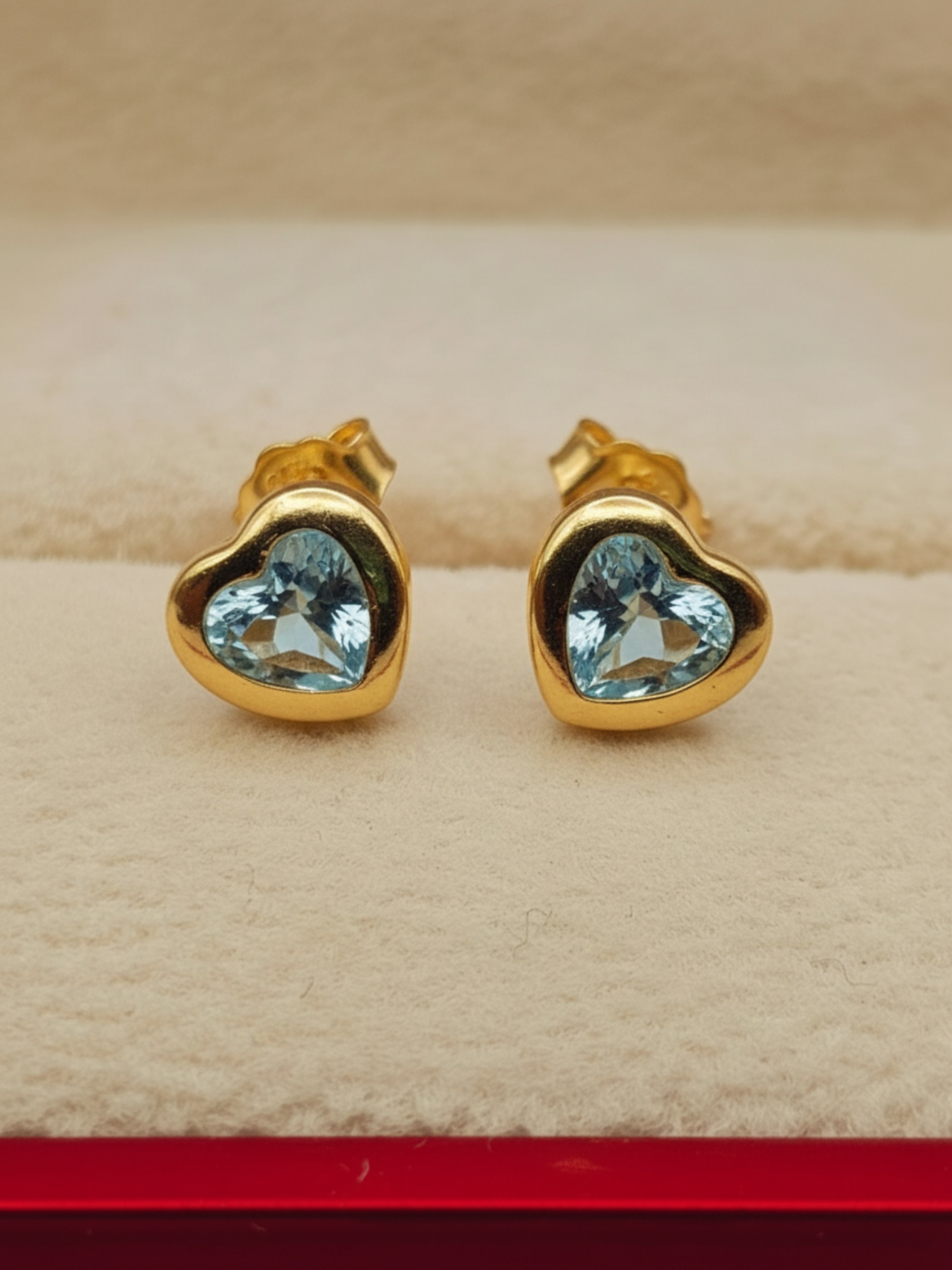 Aros corazón aguamarina 7.5 mm 1.5 grs Oro 18k 3