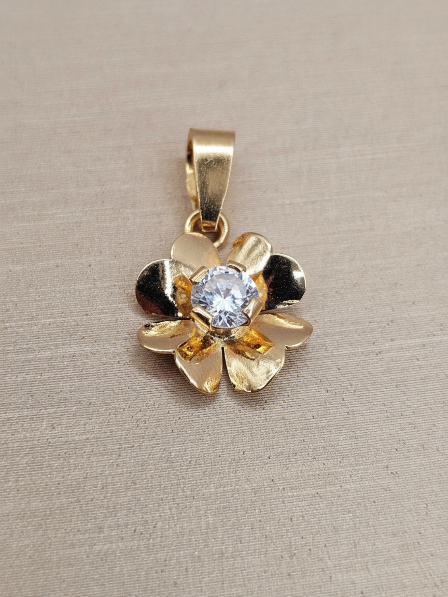Colgante flor circon 1.2 cm 1.1 grs Oro 18k 2