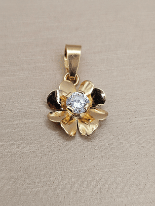 Colgante flor circon 1.2 cm 1.1 grs Oro 18k