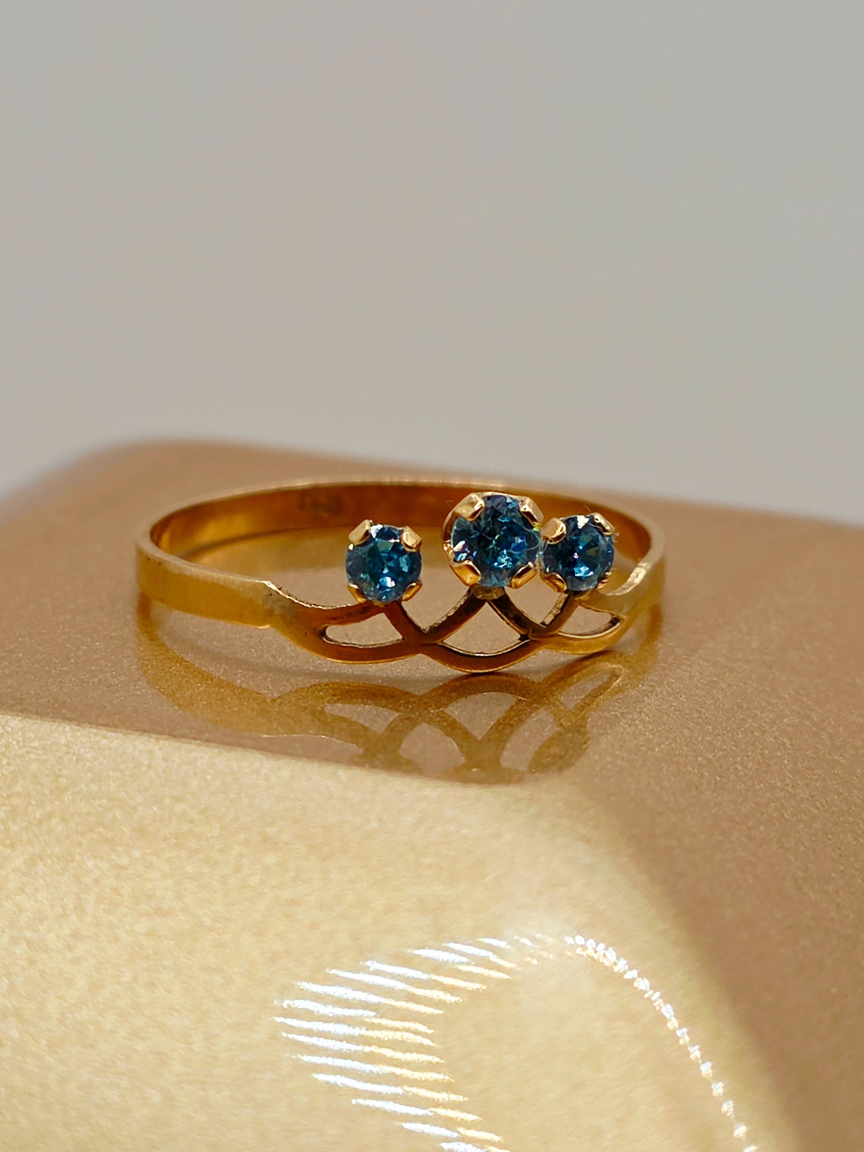 Anillo corona aguamarina 1 gr Oro 18k 7