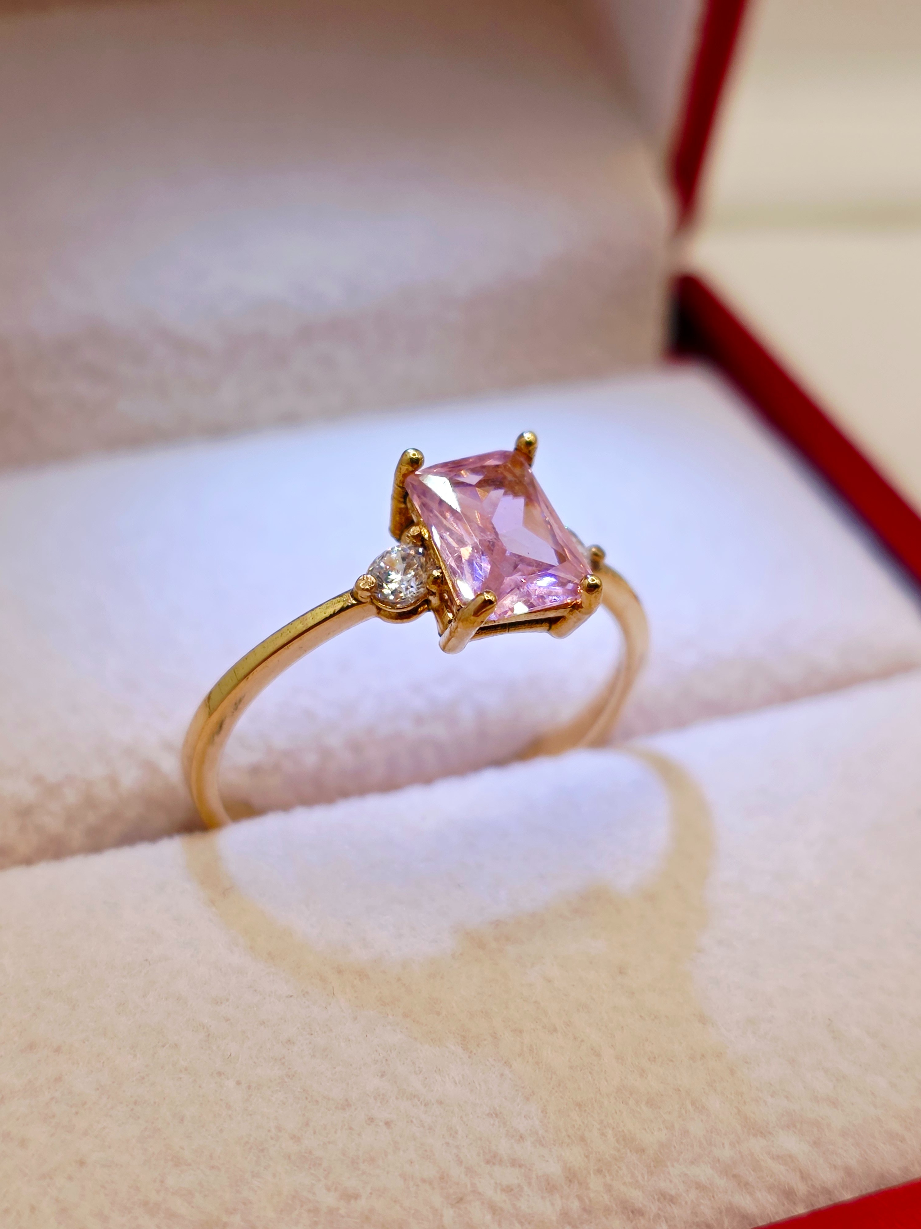 Anillo reina rosa de francia y circones 2.4 grs Oro 18k   5