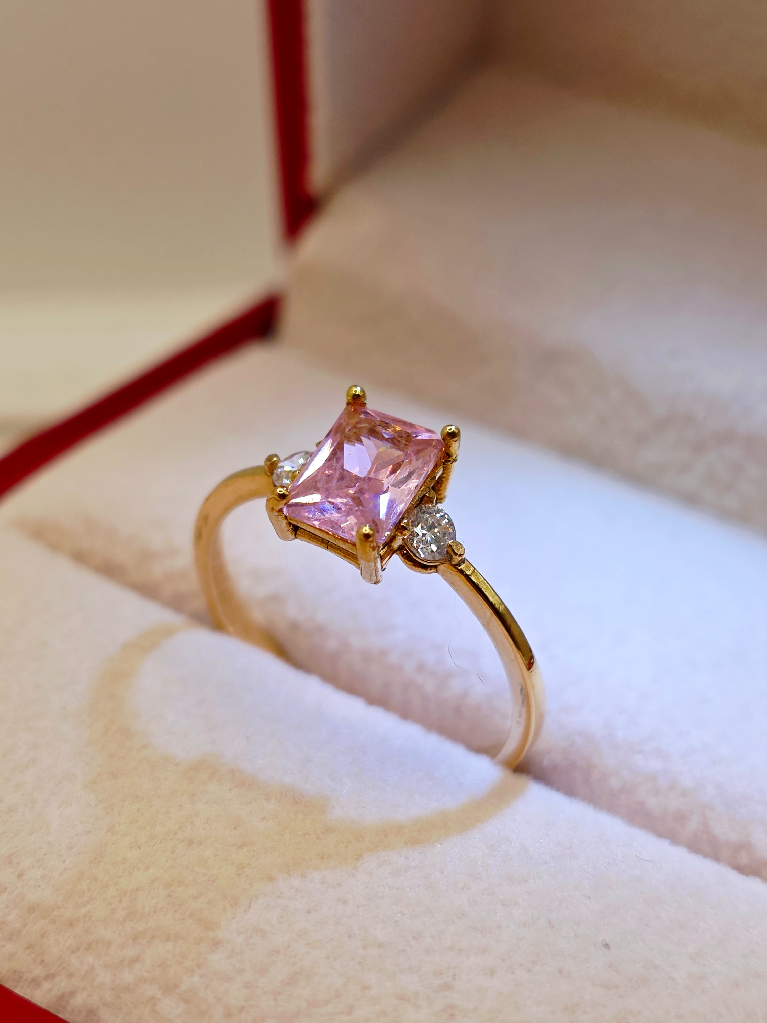 Anillo reina rosa de francia y circones 2.4 grs Oro 18k   9
