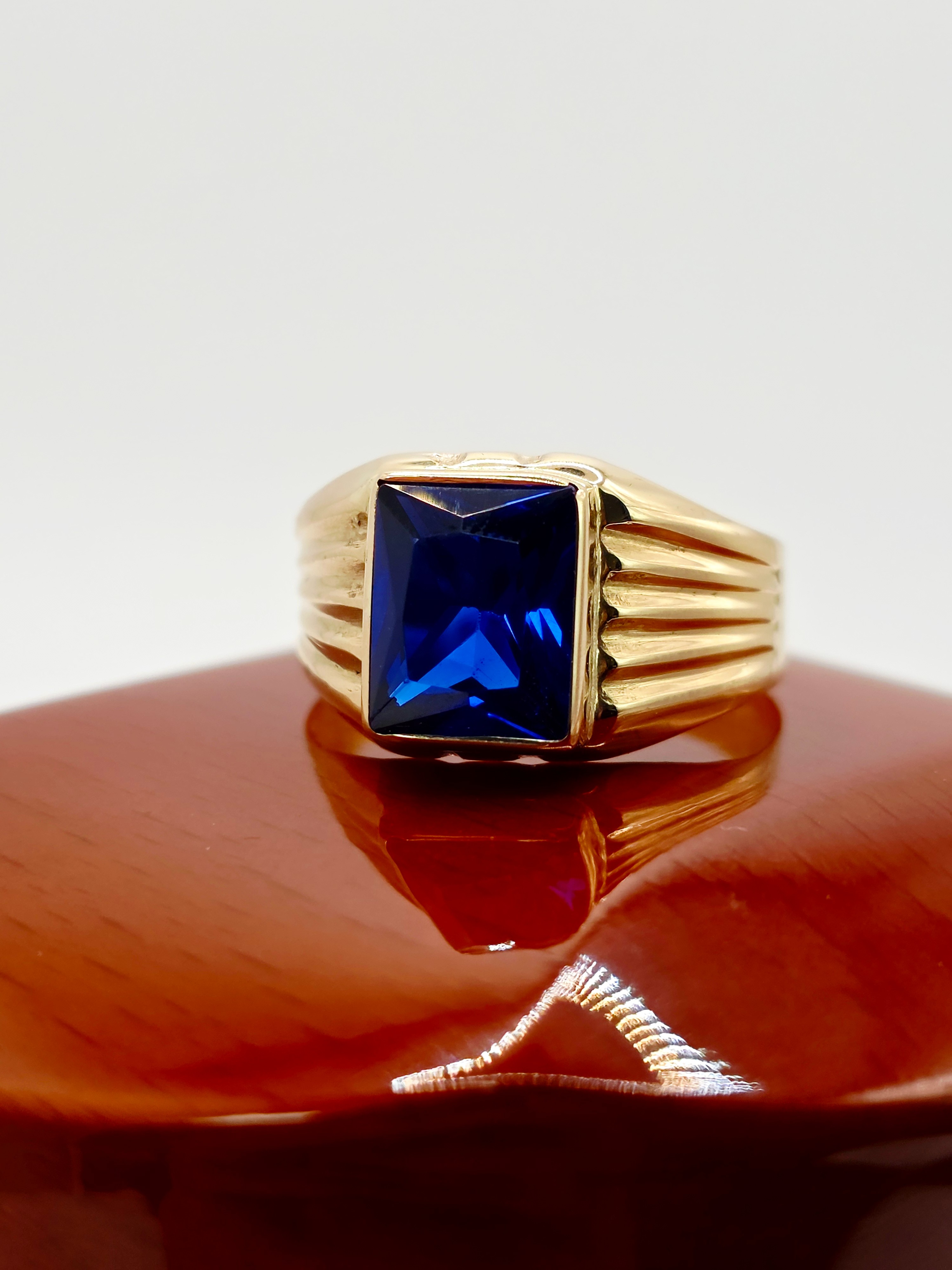 Anillo sello zafiro 4 grs Oro 18k 6