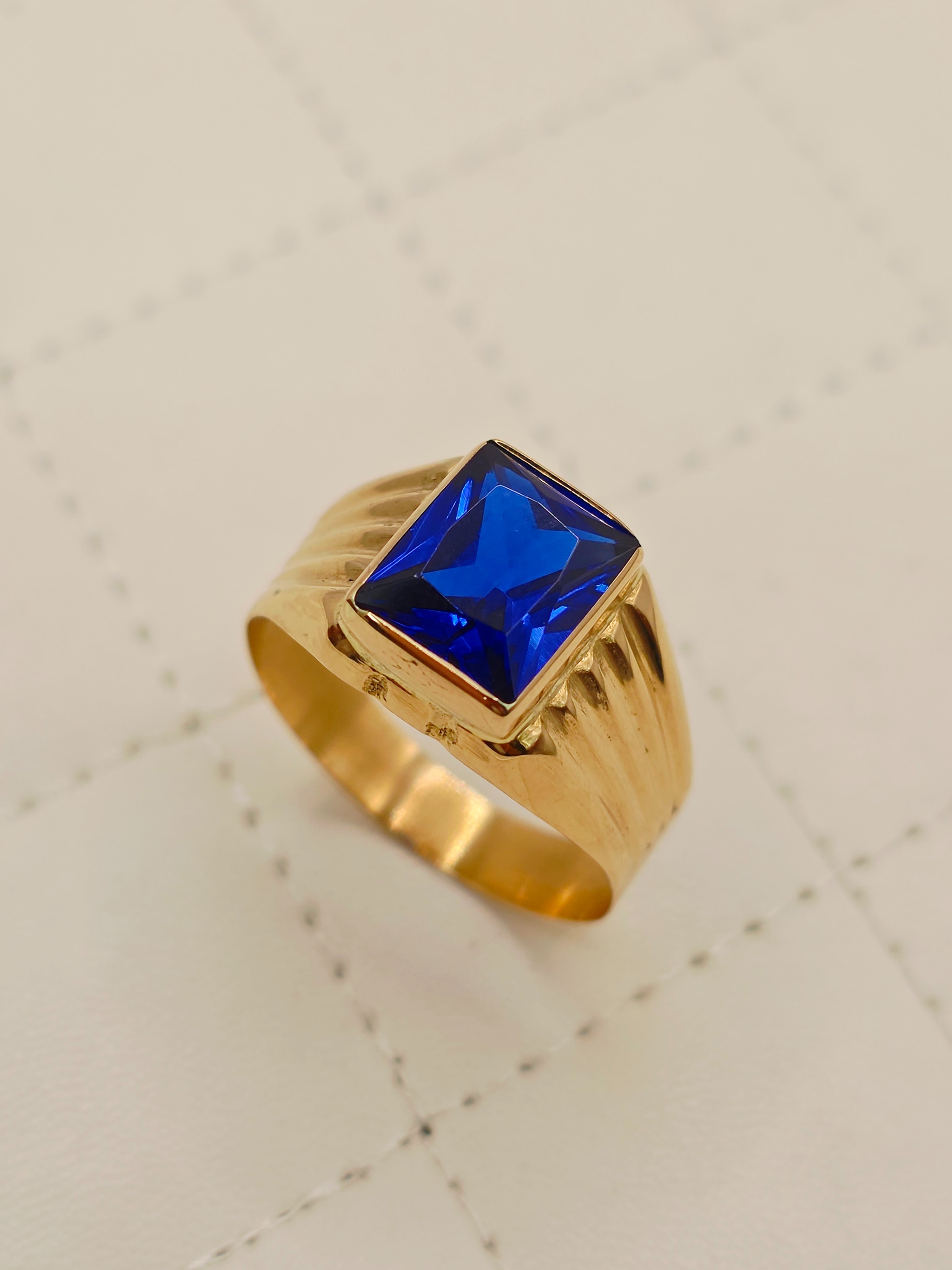 Anillo sello zafiro 4 grs Oro 18k 10